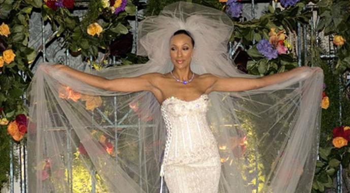 เจ้าสาวล้านดอลลาร์ ชุดแต่งงานที่แพงที่สุดในโลก ชุดที่ทำด้วยทองคำและเพชร
